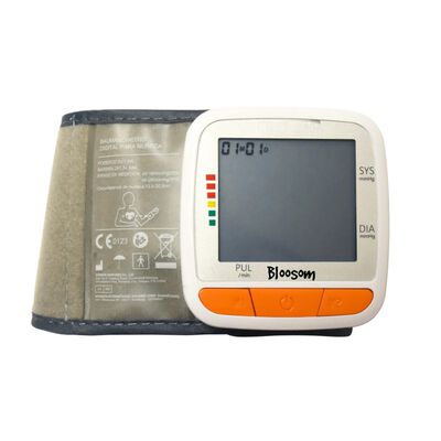 Bauman&oacute;metro Para Mu&ntilde;eca Con 90 Memorias Para Dos Usuarios Color Blanco/Naranja