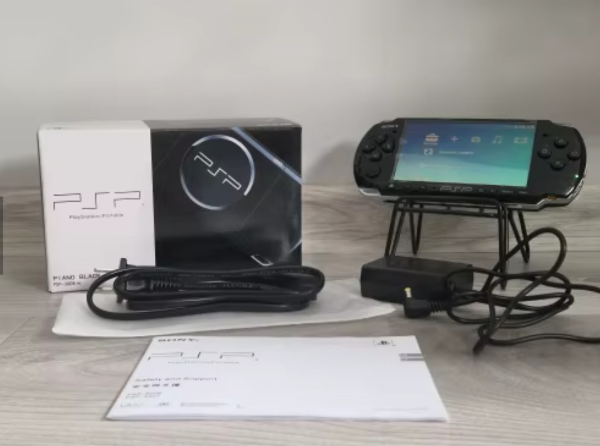 Consola Sony Psp 3000 Original | 16GB de Videojuegos| Completa Con Caja image number null
