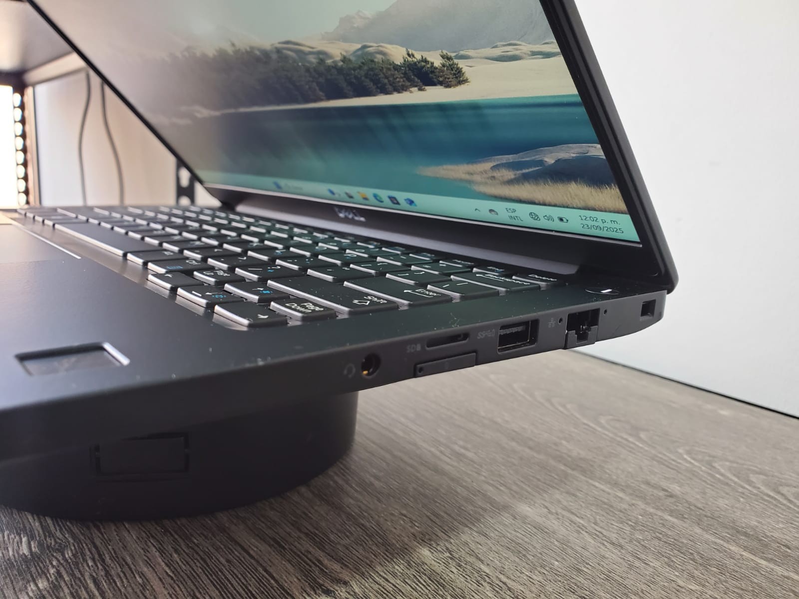 Laptop Core I7 7ma Gen 16gb Ram 240gb Ssd Cargador image number null