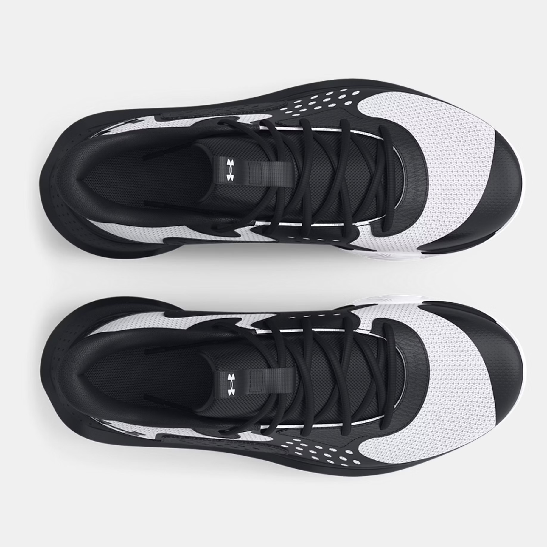 Tenis Bota Under Armour Jet23 Negro Blanco Original para Hombre image number null