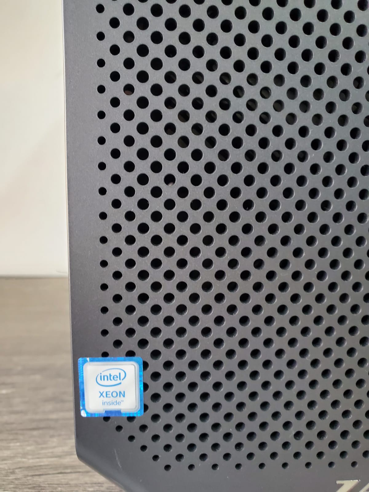Servidor Xeon DELL / HP 32 Ram 512ssd+1tb Hdd T.v 3gb Nvidia Quadro K4000 image number null