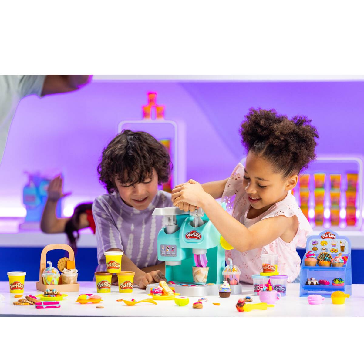 PD SUPER COLORFUL CAFE PLAYSET image number null