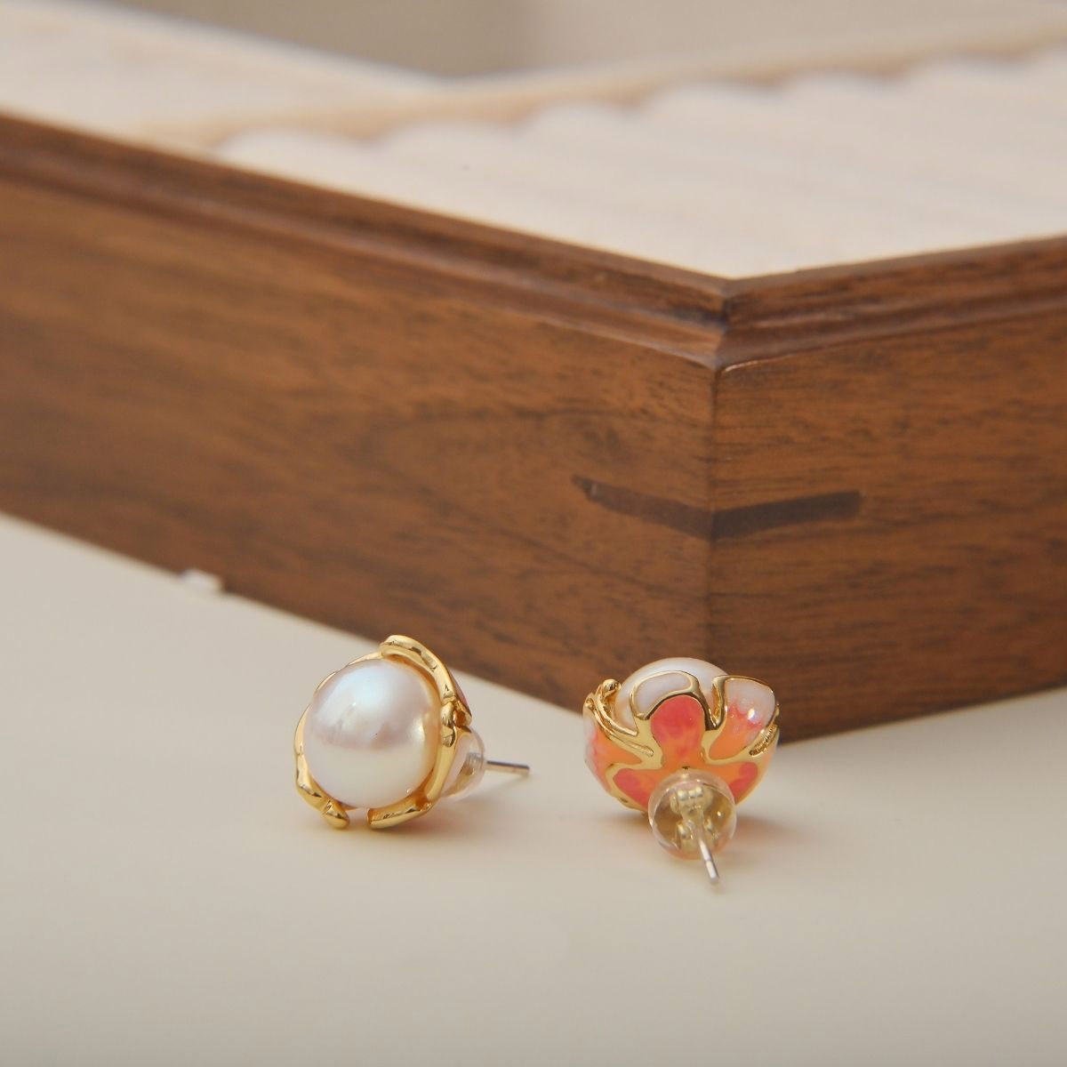 Broquel Perla Ba&ntilde;o de Oro Dorado Ablime image number null