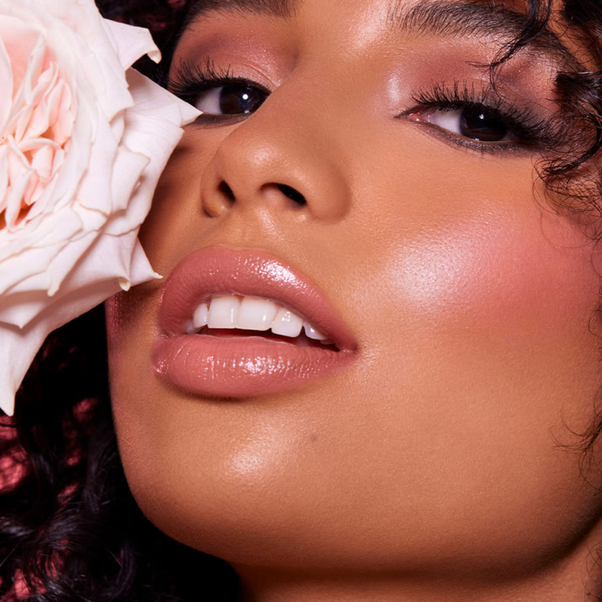 Rubor Líquido Color Bloom devoted Sheglam image number null