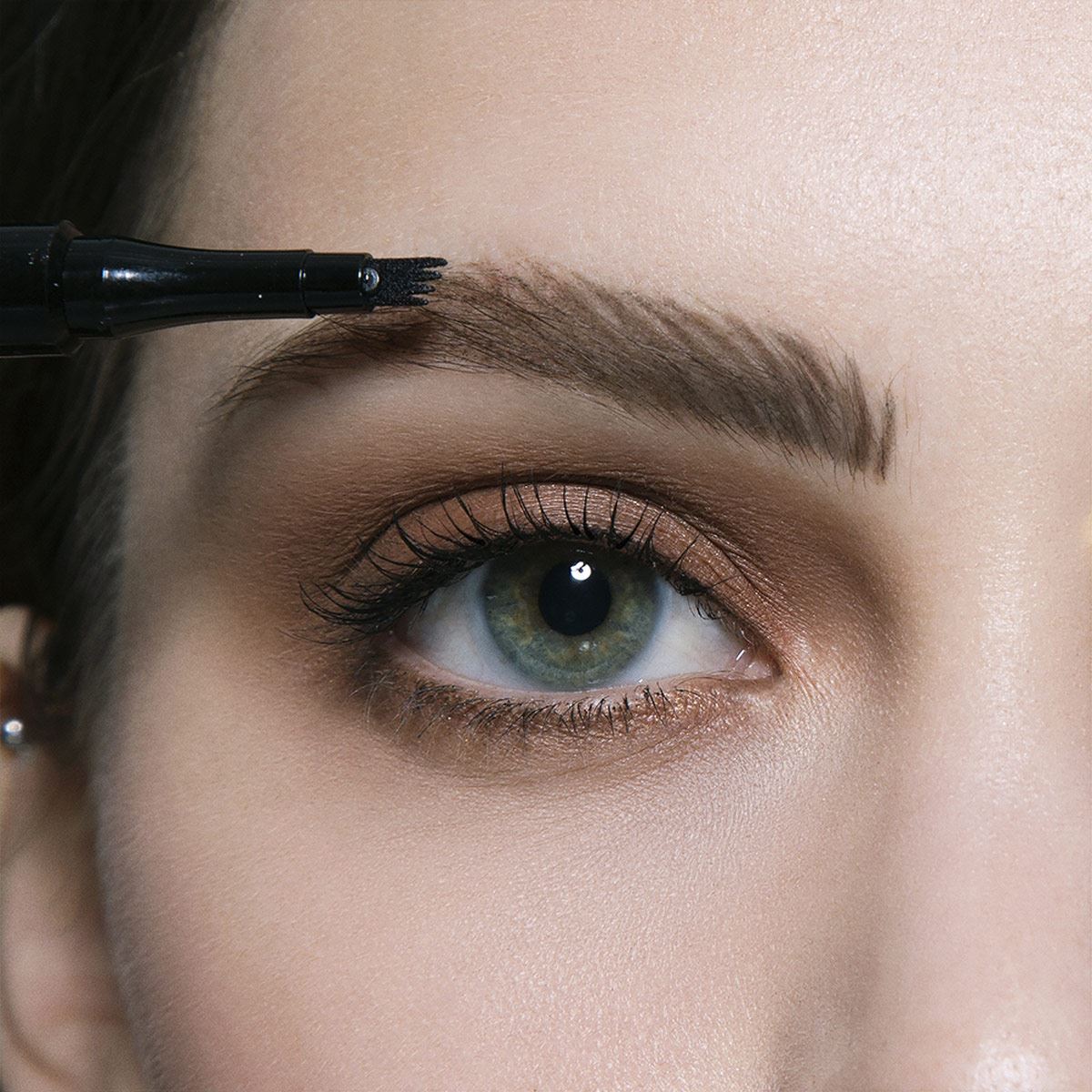 Plum&oacute;n Para Cejas Brow Tattoo Studio Maybelline Deep Brown image number null