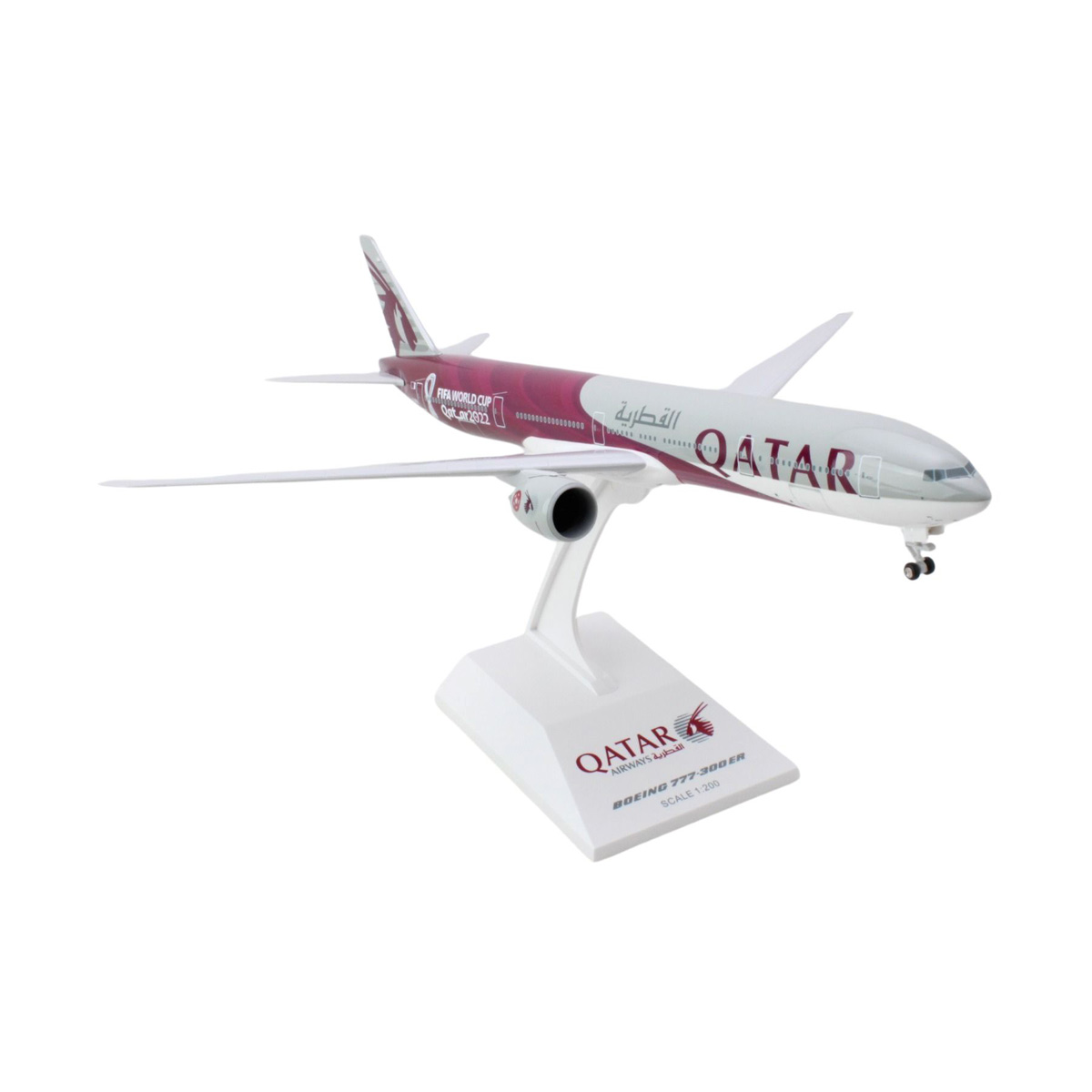 Avi&oacute;n Coleccionable Skymarks Qatar 777300 1200 Soccer W image number null