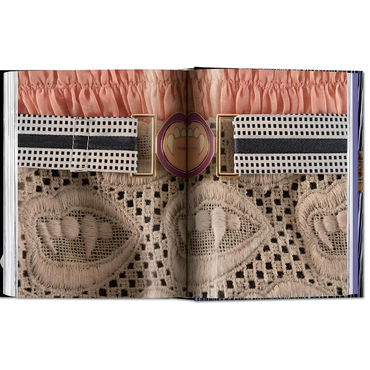 Fashion Designers A-Z-40th Ed. image number null