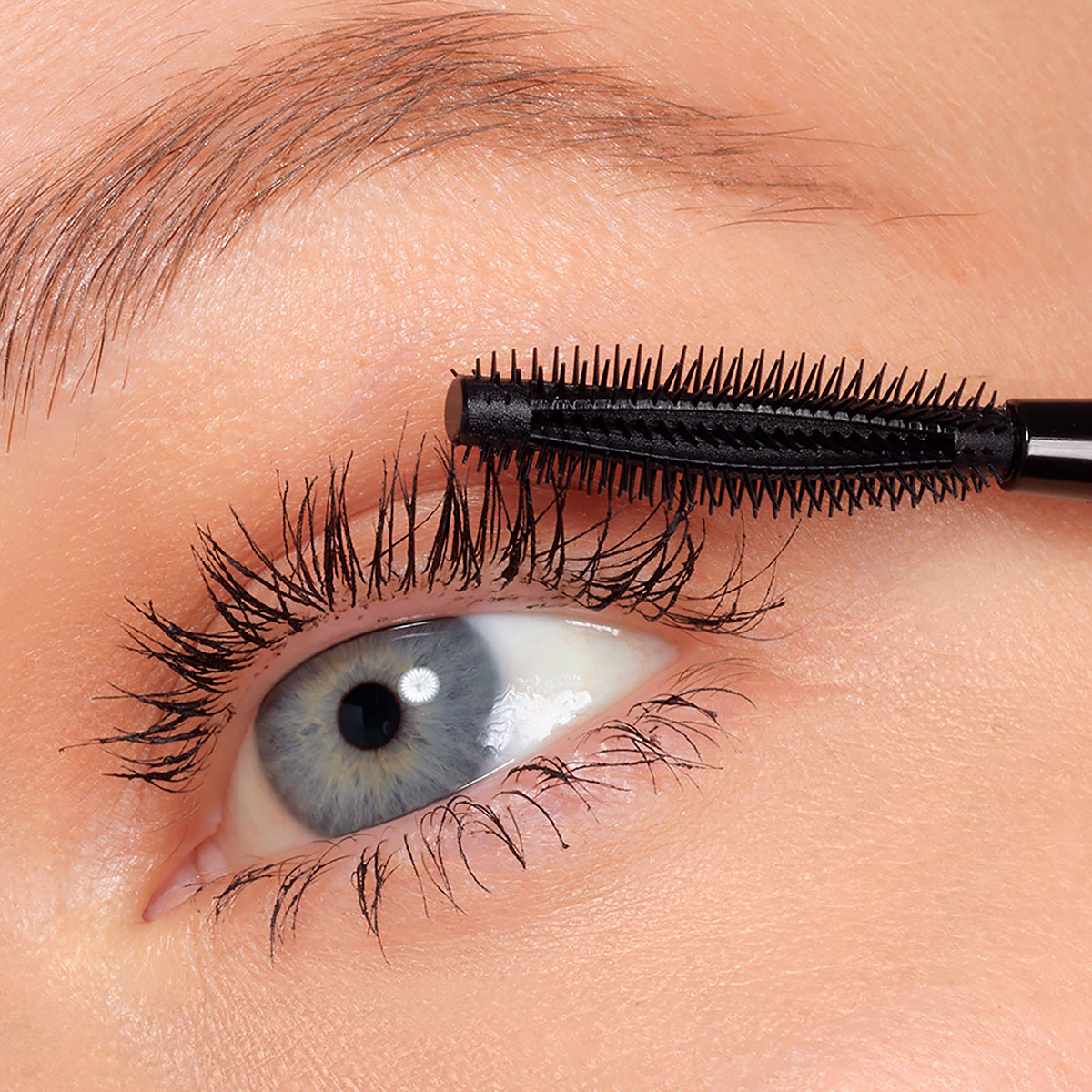 Mascara Para Pestañas Revlon Full Time™  Wp Blackest Black image number null