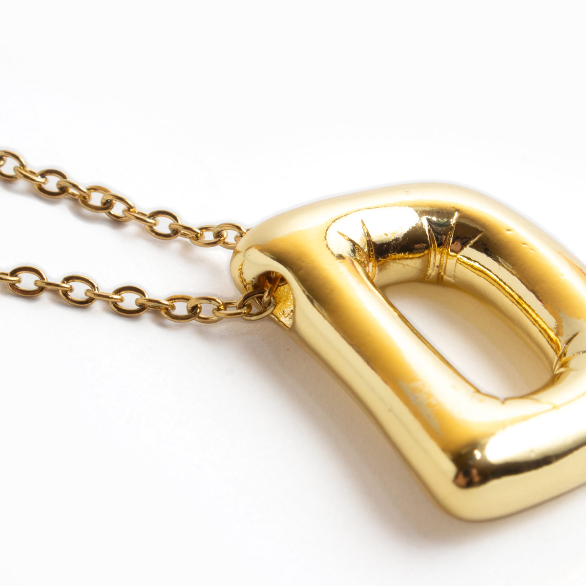 Collar Dorado de Acero Inoxidable con Letra D Vstone image number null