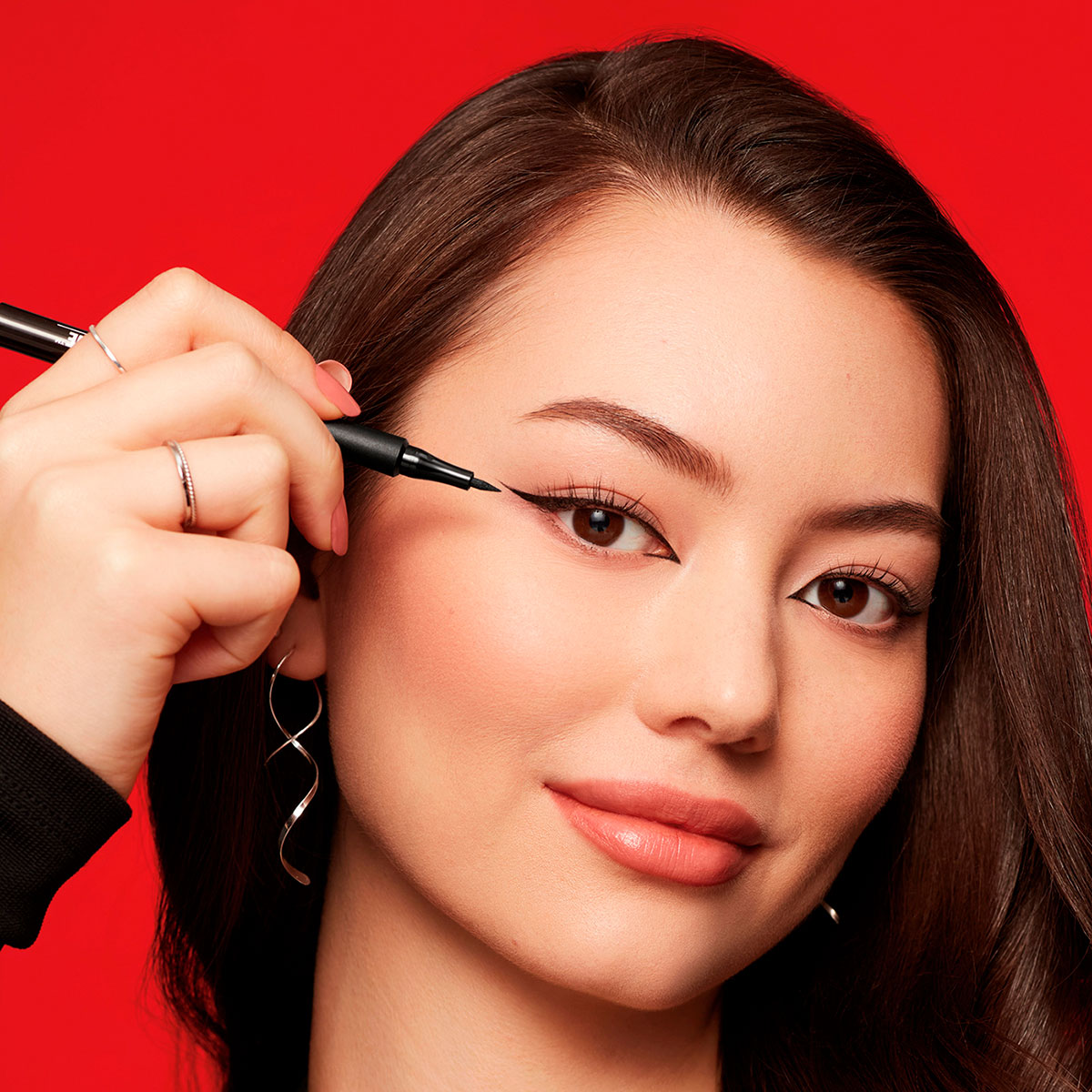 Delineador Para Ojos Revlon Ultra-Precise Line&trade; Blackest Black image number null