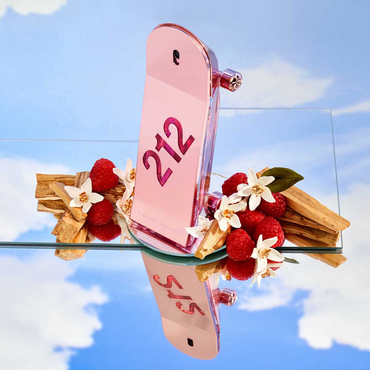 Carolina Herrera 212 Heroes For Her EDP 50ML Perfume Para Dama image number null