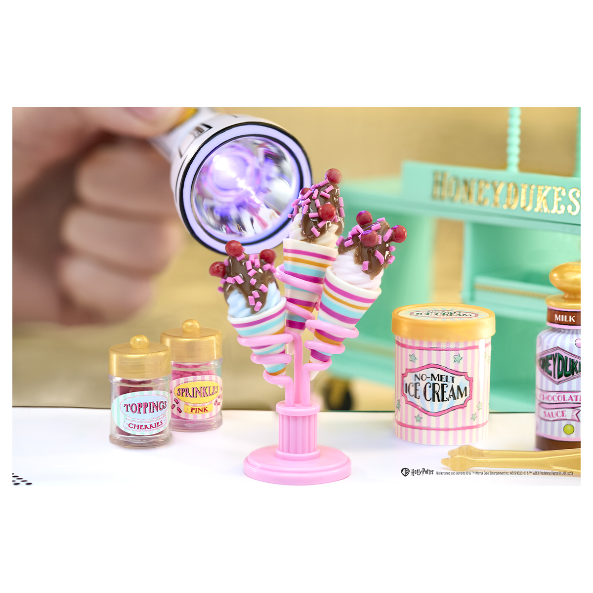 Set de Minifiguras MINIVERSE  Make It Mini Harry Potter Carrito de Dulces de HONEYDUKES image number null