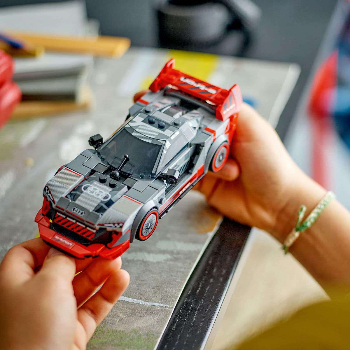 LEGO Auto de Carreras Audi S1 e-tron quattro image number null