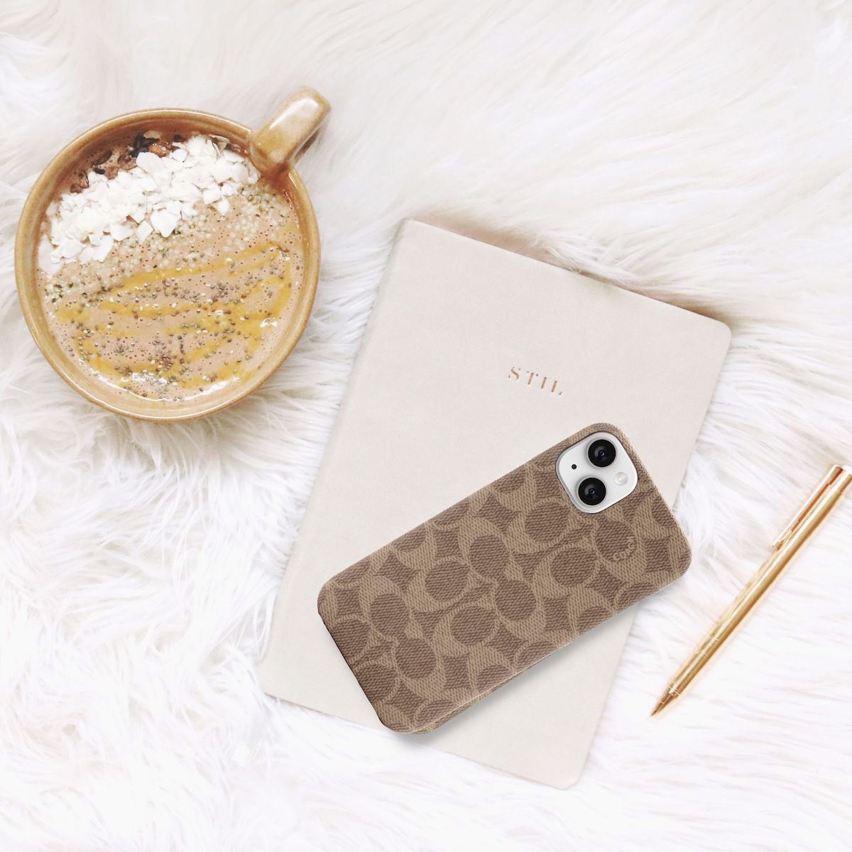 Funda Slim Warp Coach para iPhone 14 Plus image number null